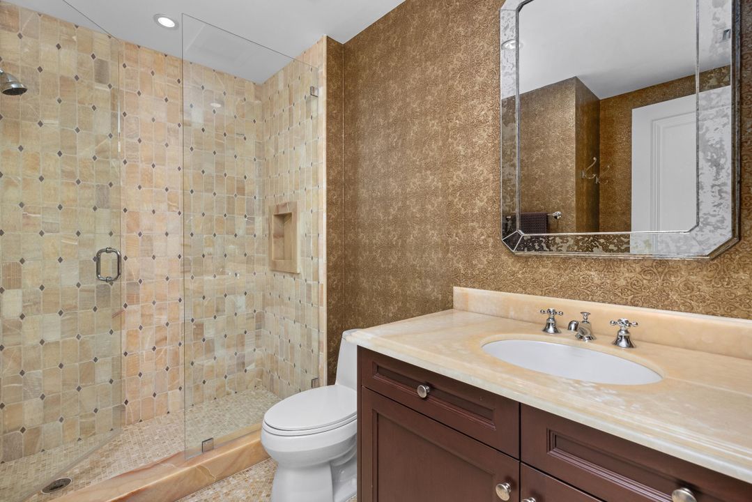 Под контрактом: $7,695,000 (4 спален, 4 ванн, 4482 Квадратных фут)