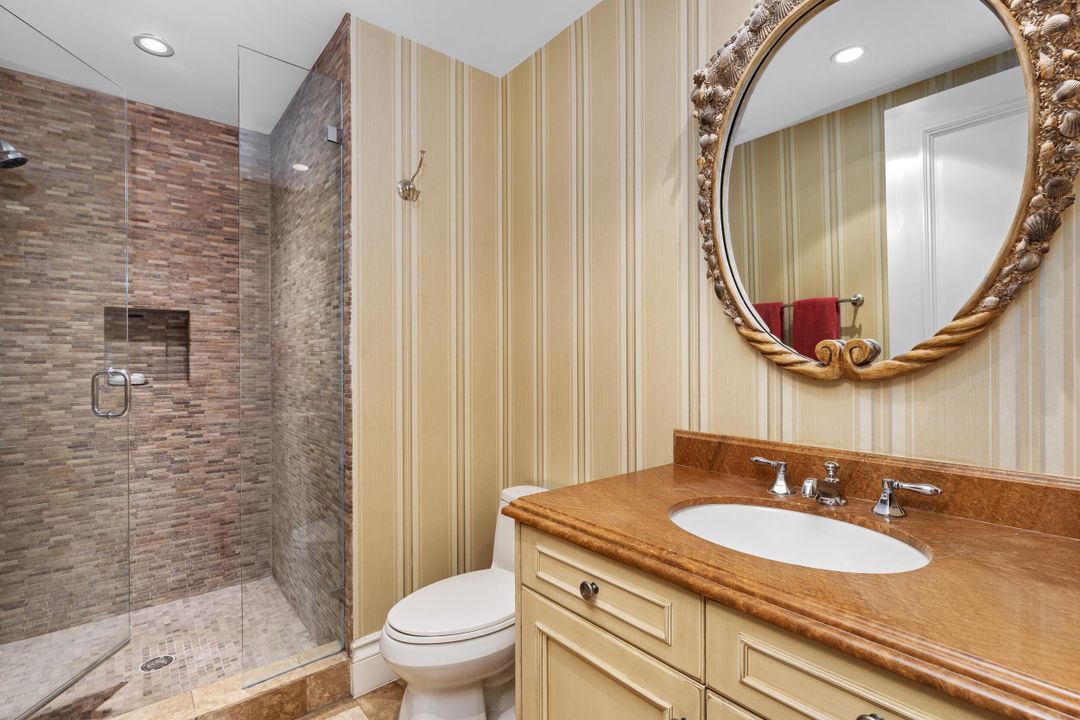 Под контрактом: $7,695,000 (4 спален, 4 ванн, 4482 Квадратных фут)