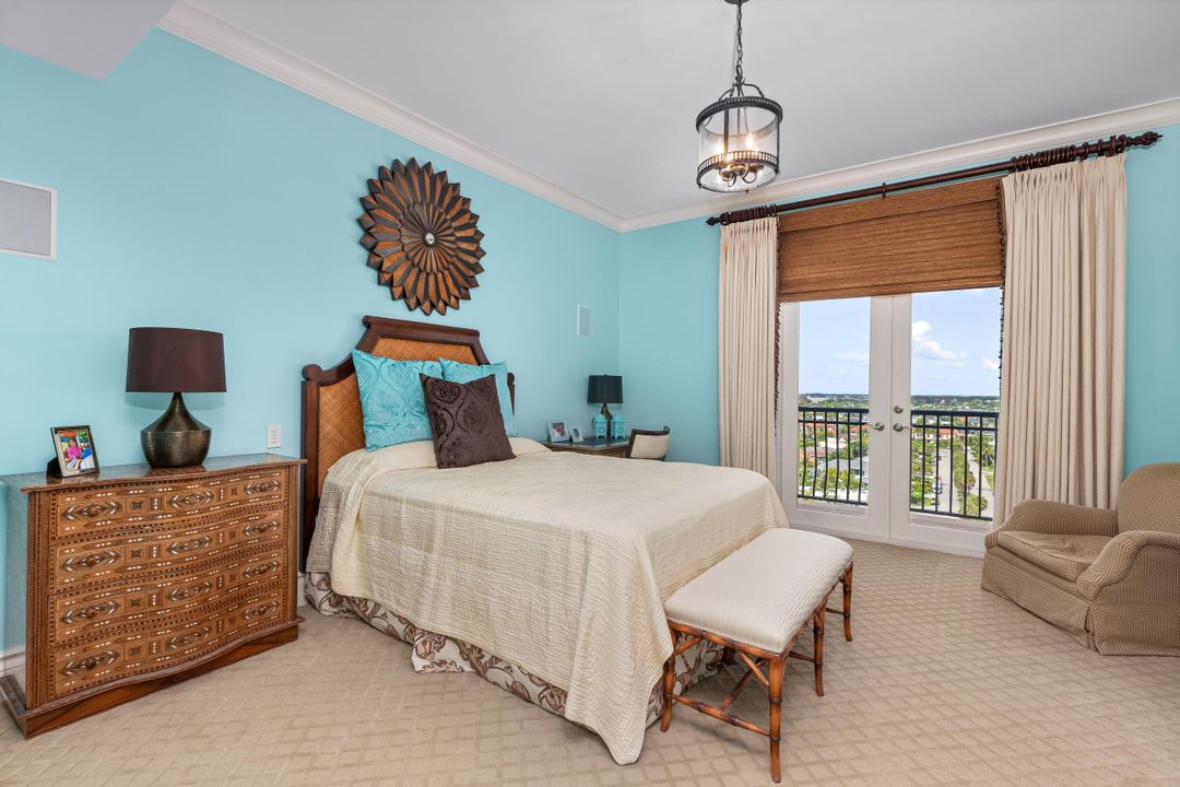 Под контрактом: $7,695,000 (4 спален, 4 ванн, 4482 Квадратных фут)