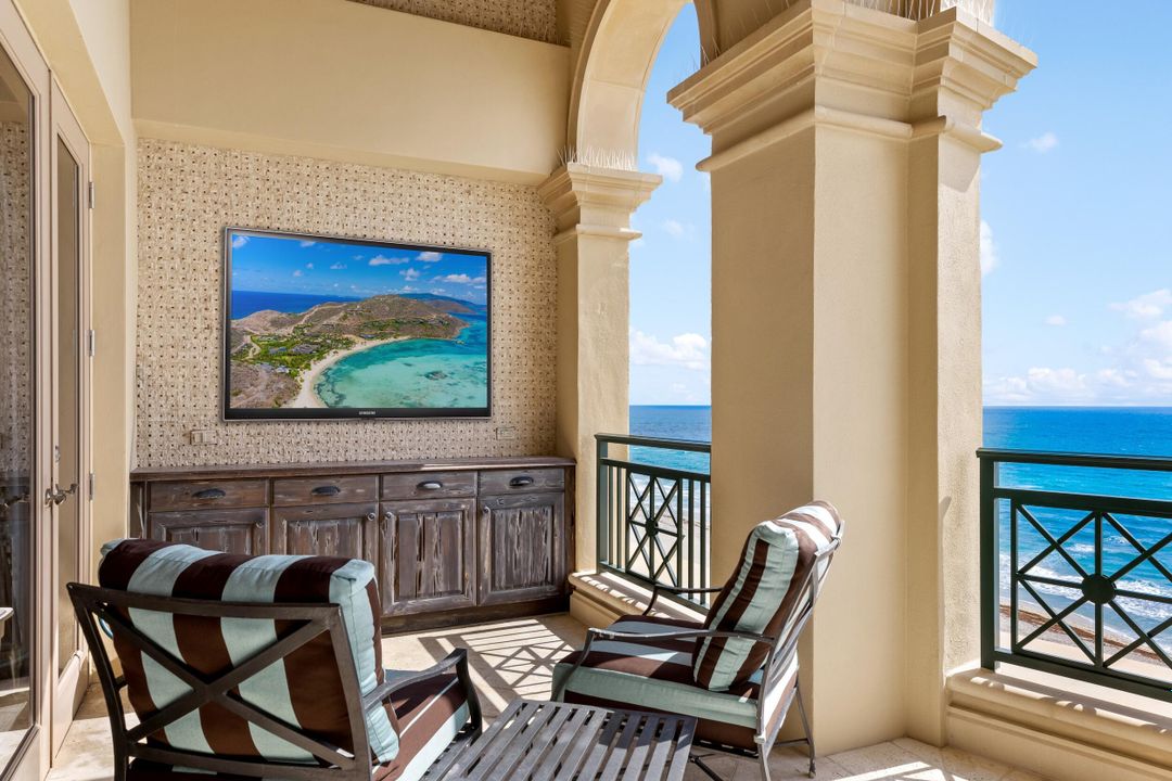 Под контрактом: $7,695,000 (4 спален, 4 ванн, 4482 Квадратных фут)