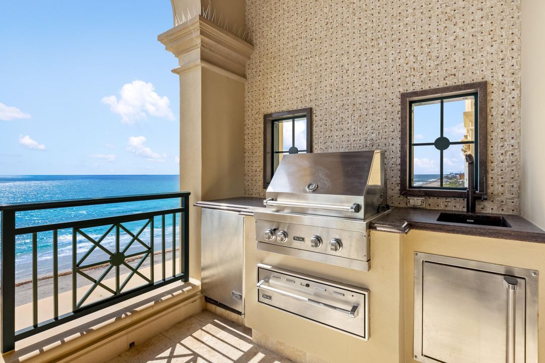 Под контрактом: $7,695,000 (4 спален, 4 ванн, 4482 Квадратных фут)