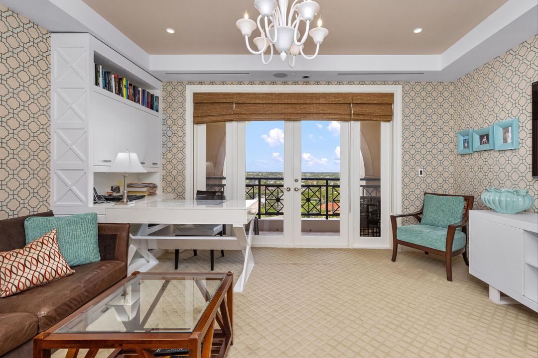 Под контрактом: $7,695,000 (4 спален, 4 ванн, 4482 Квадратных фут)