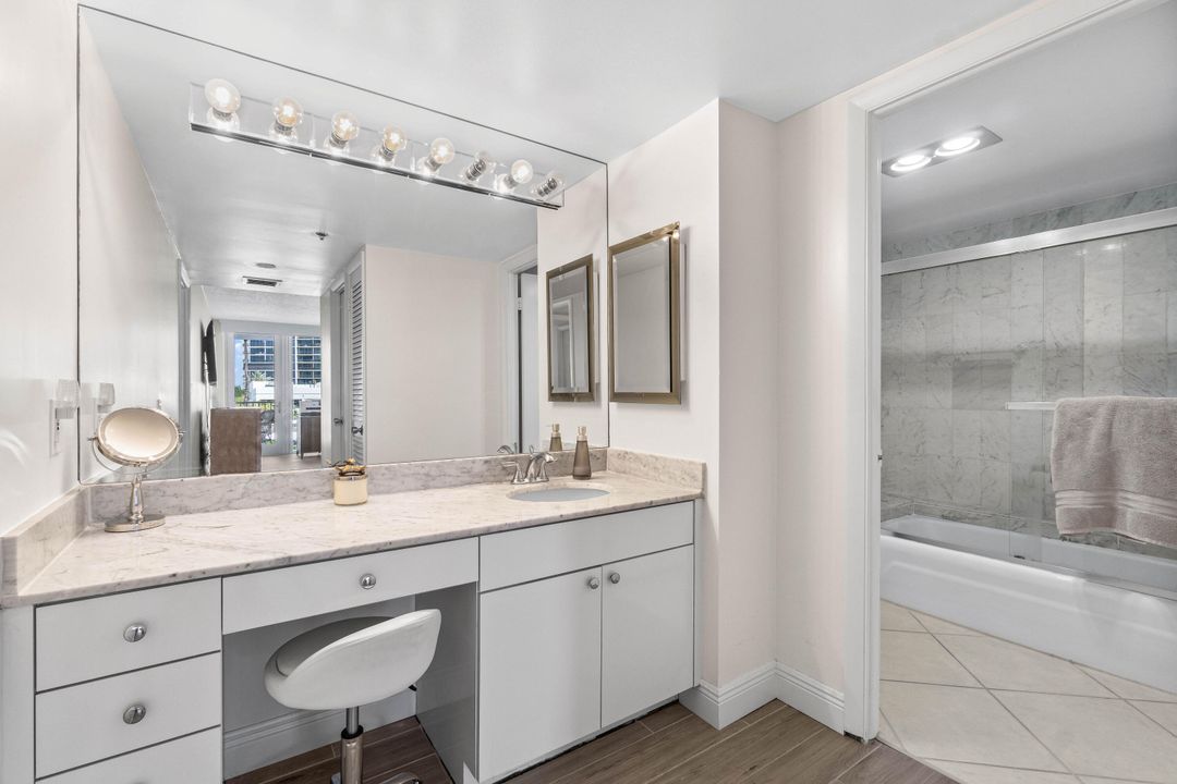 Под контрактом: $695,000 (2 спален, 2 ванн, 1372 Квадратных фут)