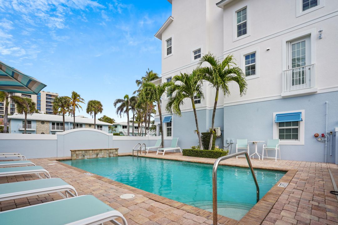 For Sale: $3,100,000 (3 beds, 3 baths, 2825 Square Feet)