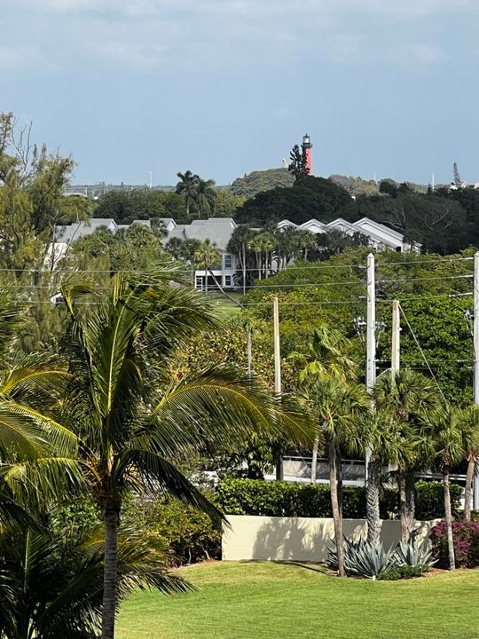 合同活跃: $9,000 (2 贝兹, 2 浴室, 1270 平方英尺)