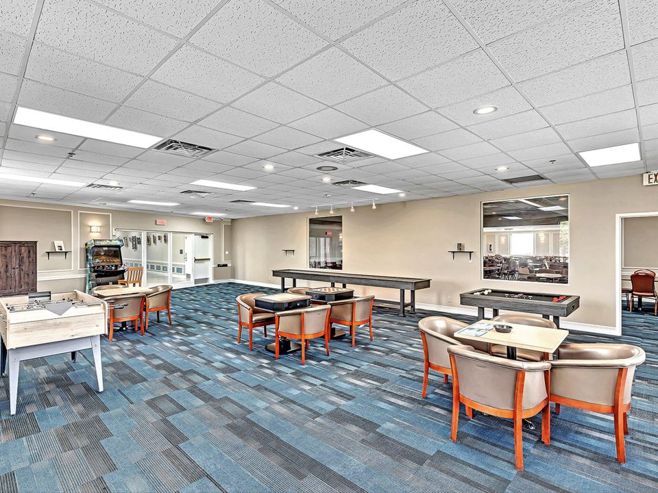 待售: $69,999 (1 贝兹, 1 浴室, 700 平方英尺)