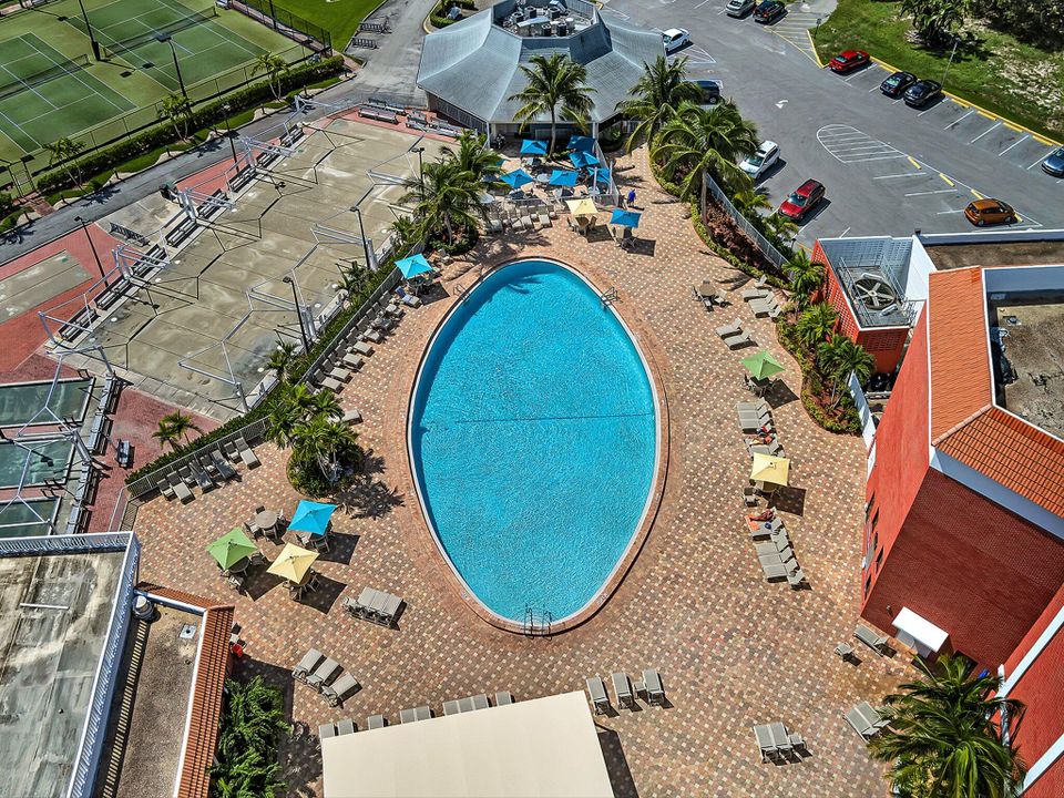 待售: $69,999 (1 贝兹, 1 浴室, 700 平方英尺)