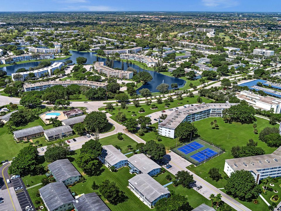 待售: $69,999 (1 贝兹, 1 浴室, 700 平方英尺)