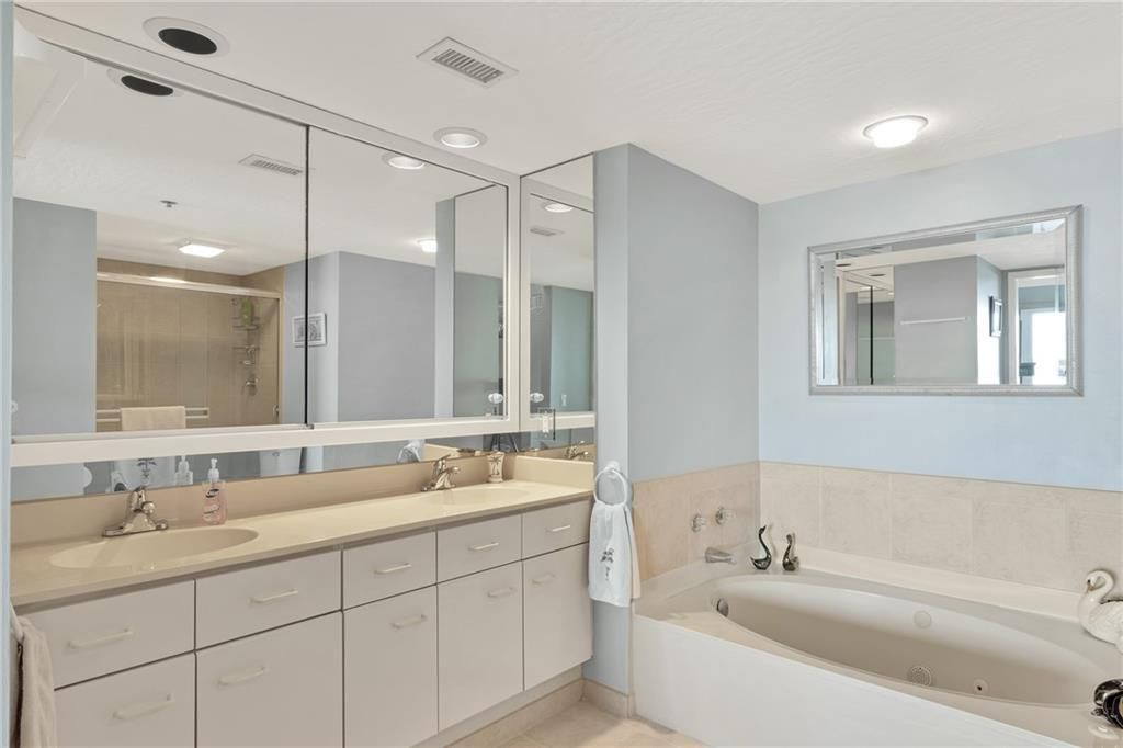 出租: $3,000 (2 贝兹, 2 浴室, 1510 平方英尺)