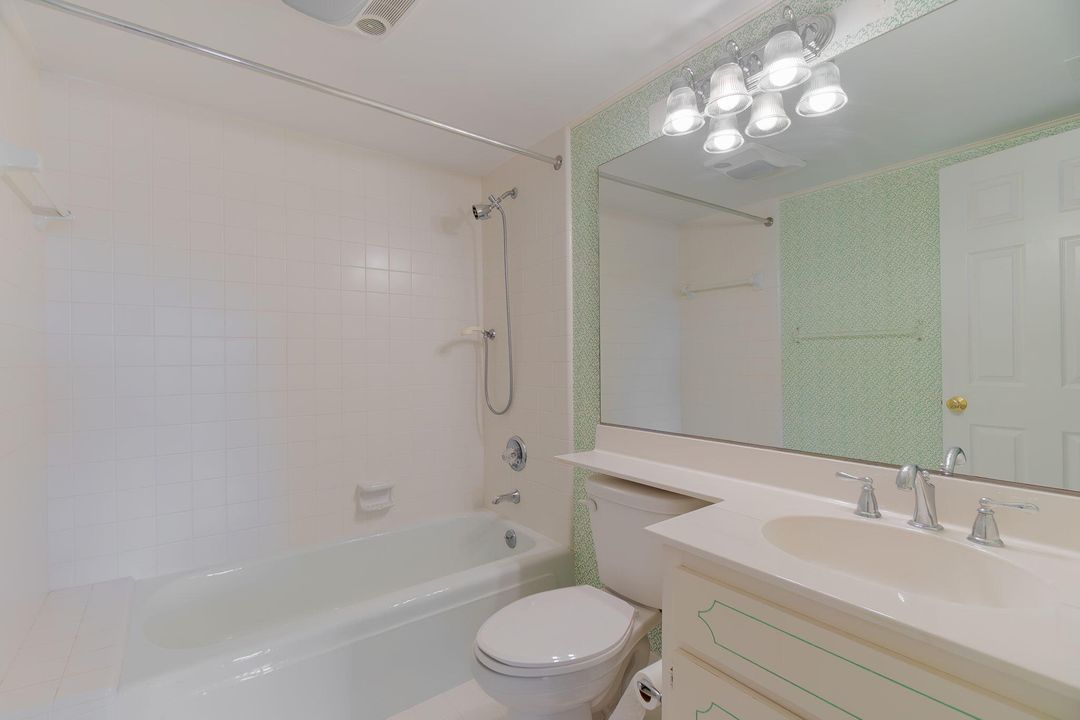 Active With Contract: $895,000 (2 beds, 2 baths, 1375 Square Feet)