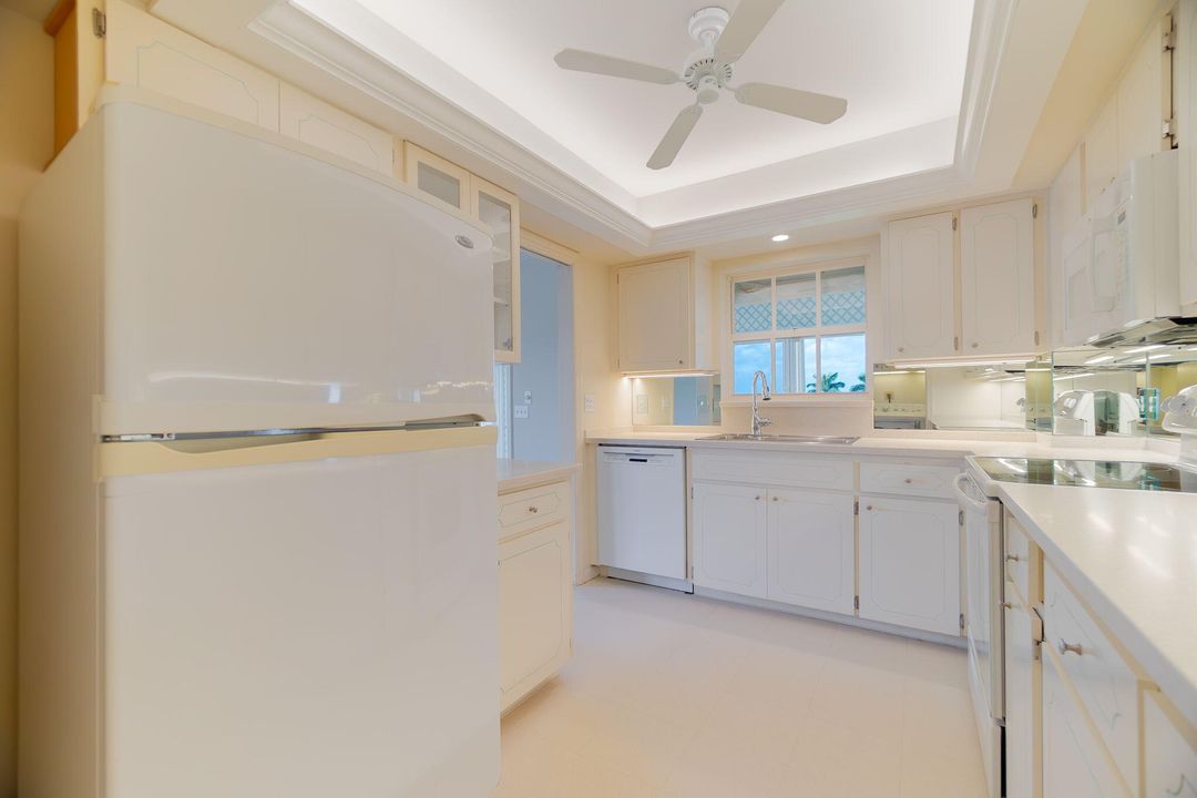 Active With Contract: $895,000 (2 beds, 2 baths, 1375 Square Feet)