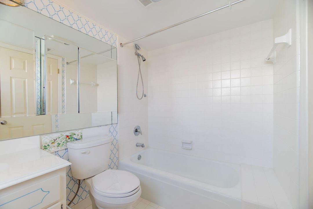 Active With Contract: $895,000 (2 beds, 2 baths, 1375 Square Feet)