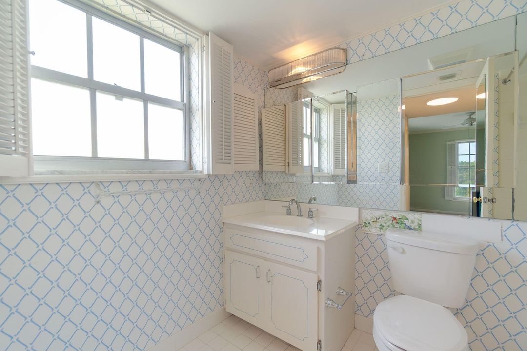 Active With Contract: $895,000 (2 beds, 2 baths, 1375 Square Feet)