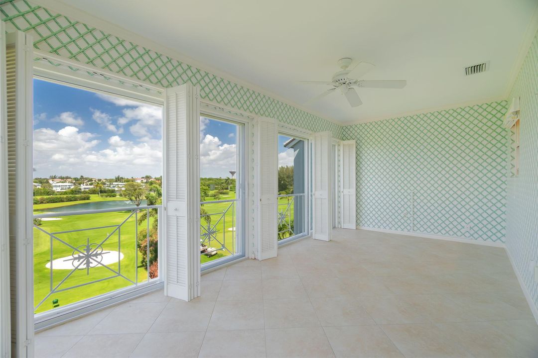 Active With Contract: $895,000 (2 beds, 2 baths, 1375 Square Feet)