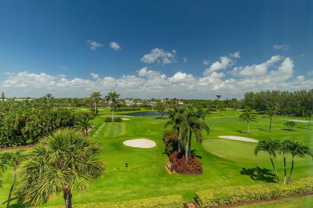 Active With Contract: $895,000 (2 beds, 2 baths, 1375 Square Feet)