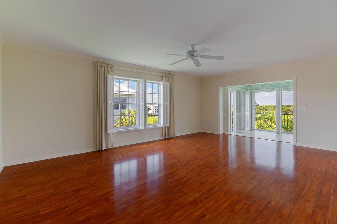 Active With Contract: $895,000 (2 beds, 2 baths, 1375 Square Feet)