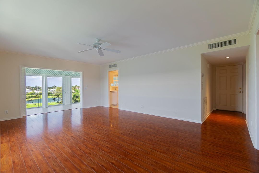 Active With Contract: $895,000 (2 beds, 2 baths, 1375 Square Feet)