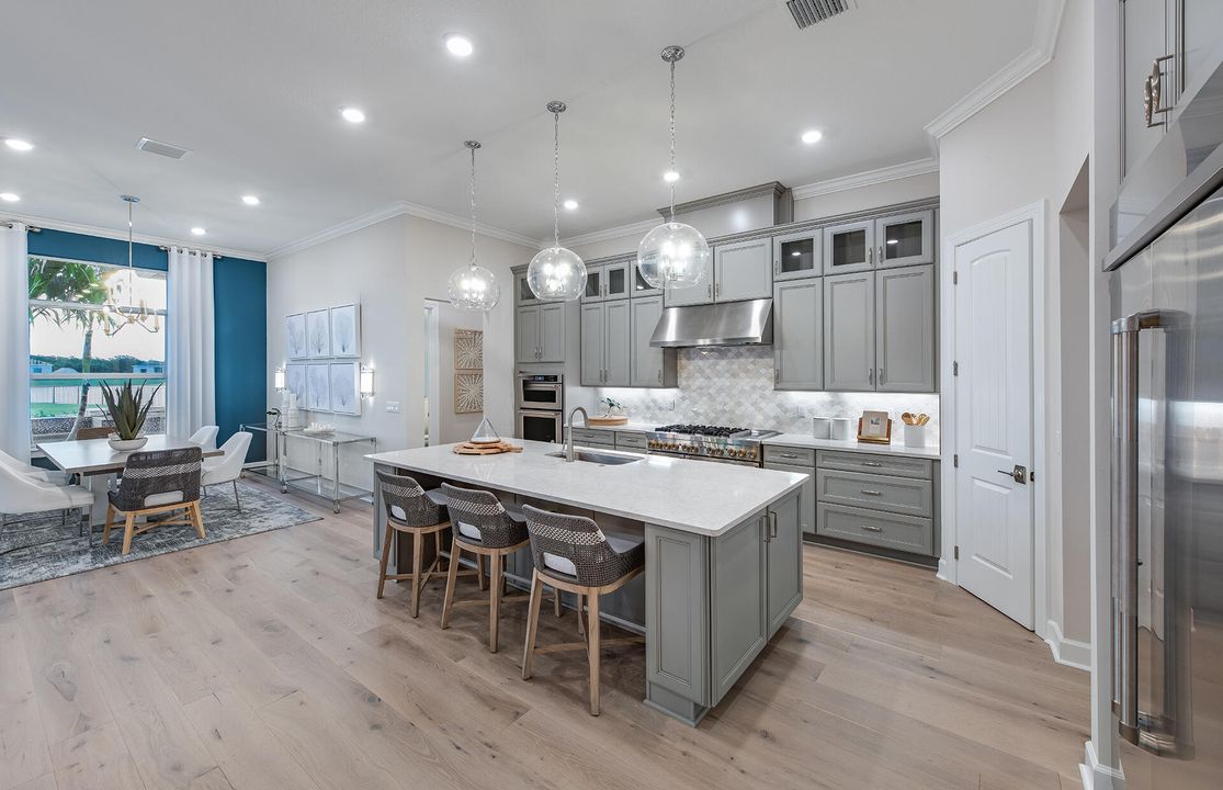 合同活跃: $3,610,345 (4 贝兹, 4 浴室, 3640 平方英尺)