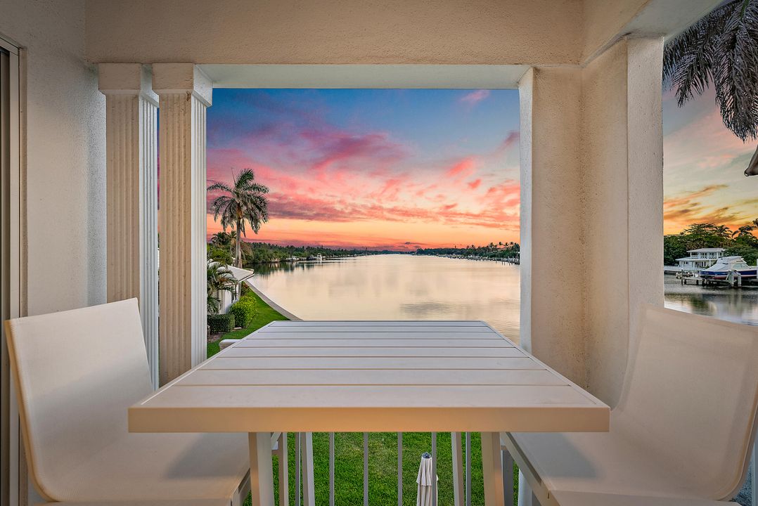 For Sale: $2,750,000 (2 beds, 2 baths, 1510 Square Feet)