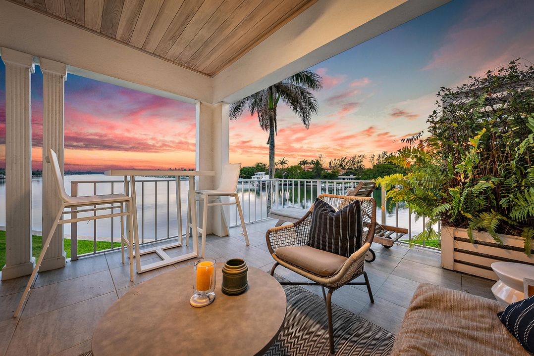 For Sale: $2,750,000 (2 beds, 2 baths, 1510 Square Feet)