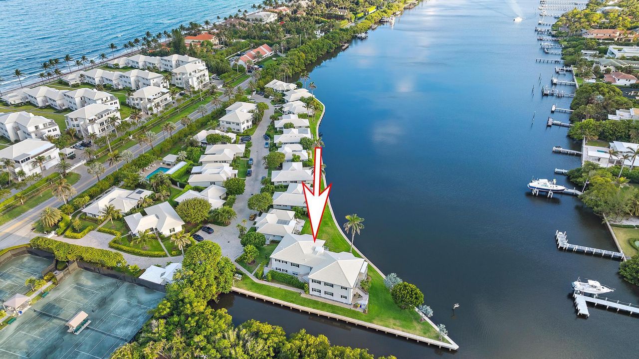 For Sale: $2,750,000 (2 beds, 2 baths, 1510 Square Feet)