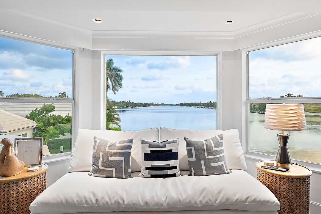 For Sale: $2,750,000 (2 beds, 2 baths, 1510 Square Feet)