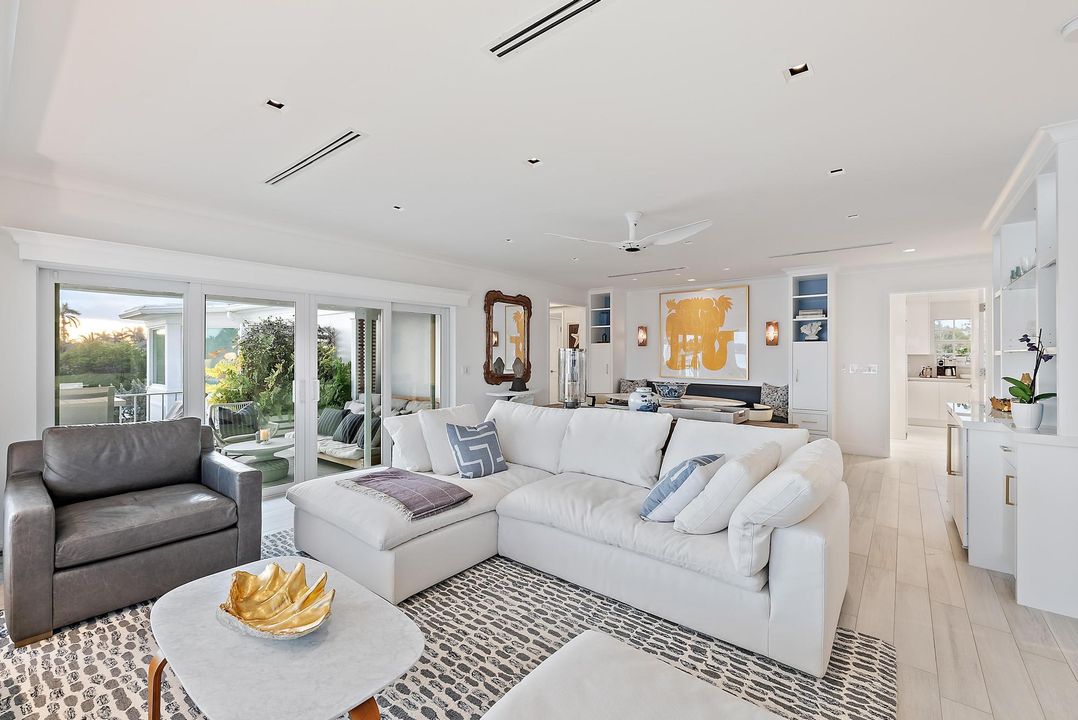 For Sale: $2,750,000 (2 beds, 2 baths, 1510 Square Feet)