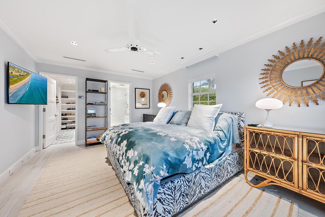 For Sale: $2,750,000 (2 beds, 2 baths, 1510 Square Feet)