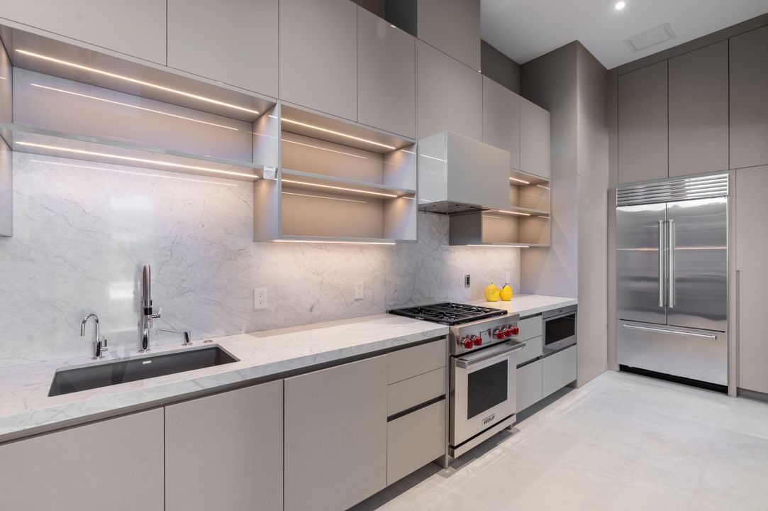 For Sale: $9,895,000 (5 beds, 5 baths, 5699 Square Feet)