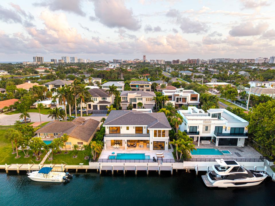 For Sale: $9,895,000 (5 beds, 5 baths, 5699 Square Feet)