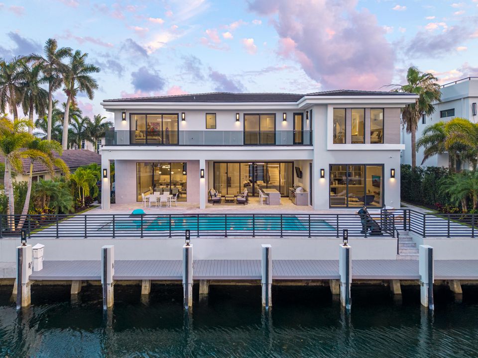 For Sale: $9,895,000 (5 beds, 5 baths, 5699 Square Feet)