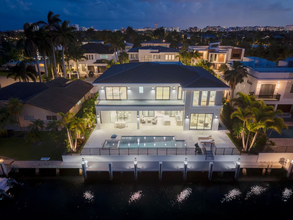 For Sale: $9,895,000 (5 beds, 5 baths, 5699 Square Feet)