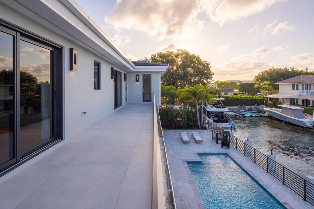 For Sale: $9,895,000 (5 beds, 5 baths, 5699 Square Feet)