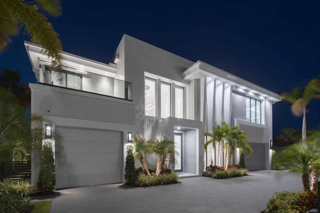 For Sale: $9,895,000 (5 beds, 5 baths, 5699 Square Feet)