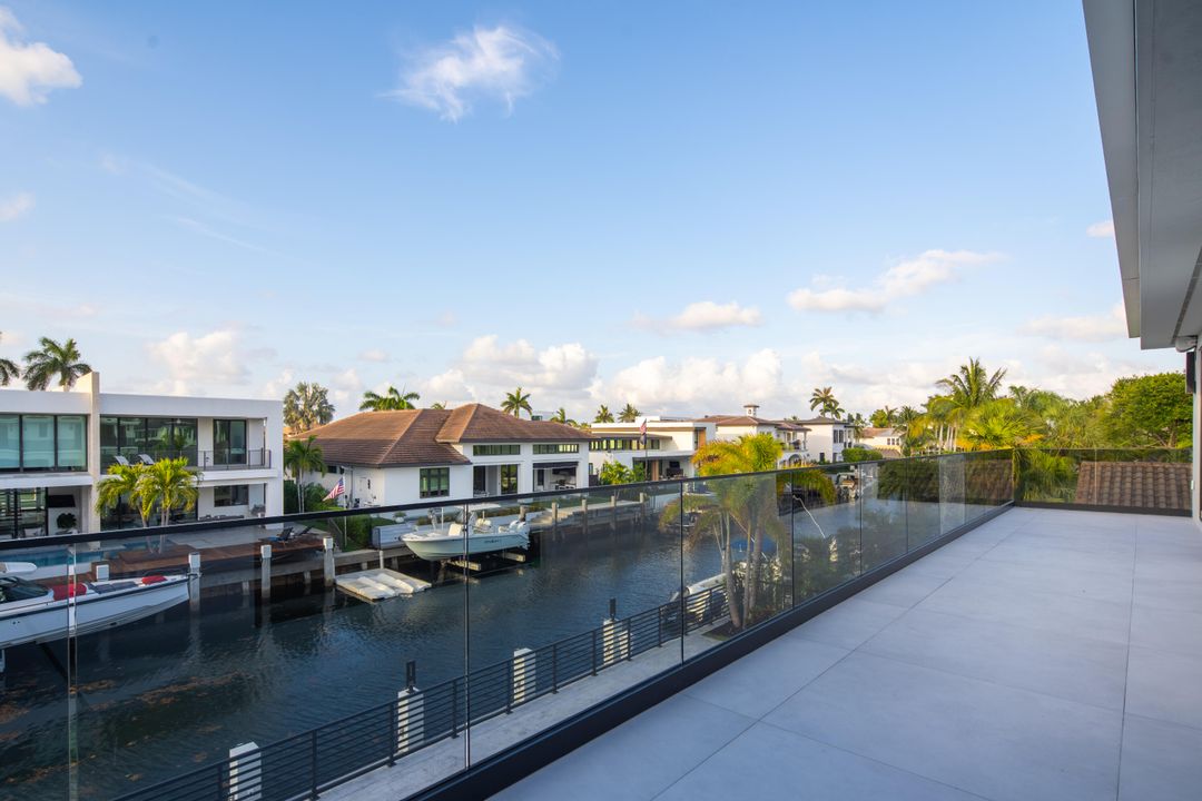 For Sale: $9,895,000 (5 beds, 5 baths, 5699 Square Feet)