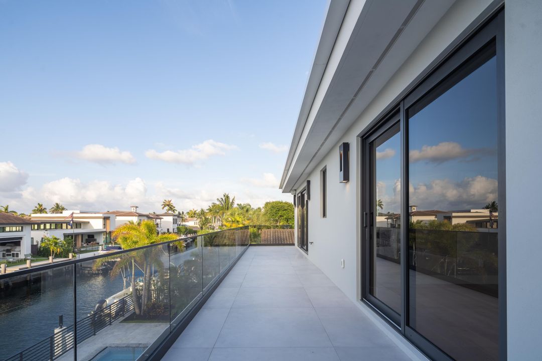 For Sale: $9,895,000 (5 beds, 5 baths, 5699 Square Feet)