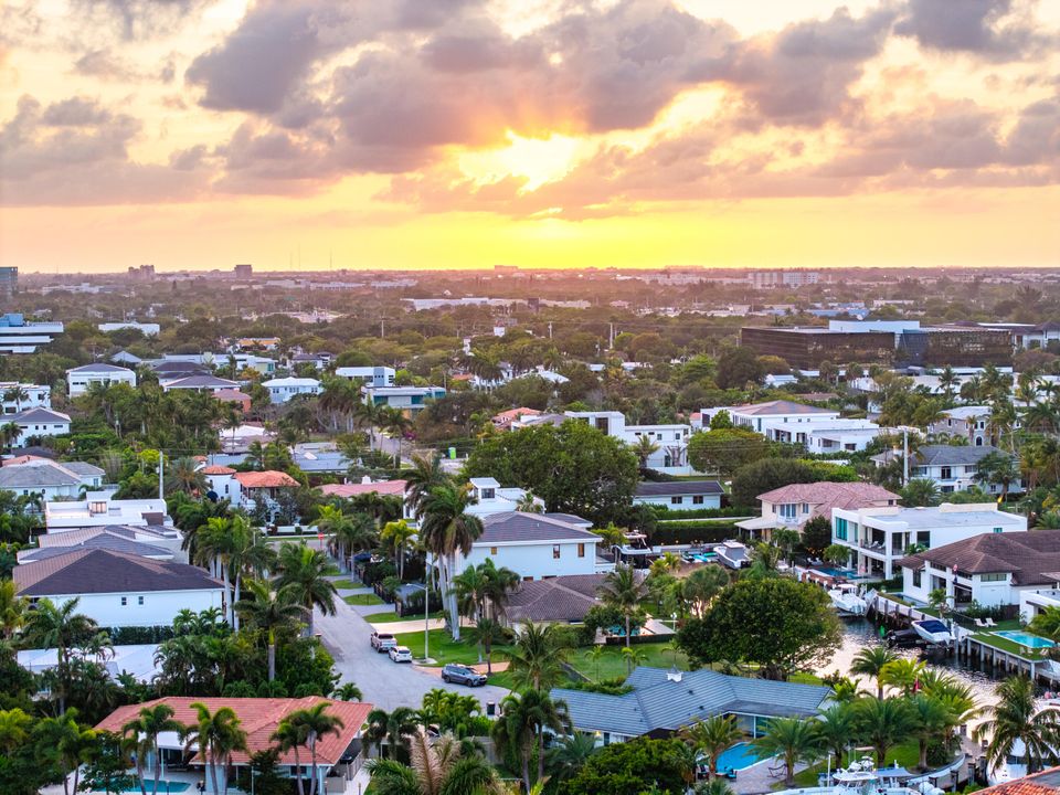 For Sale: $9,895,000 (5 beds, 5 baths, 5699 Square Feet)