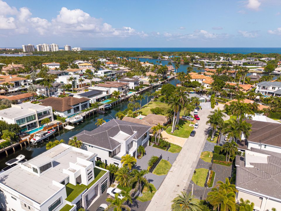 For Sale: $9,895,000 (5 beds, 5 baths, 5699 Square Feet)