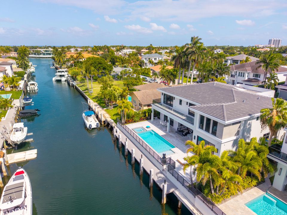 For Sale: $9,895,000 (5 beds, 5 baths, 5699 Square Feet)