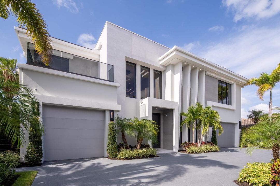 For Sale: $9,895,000 (5 beds, 5 baths, 5699 Square Feet)