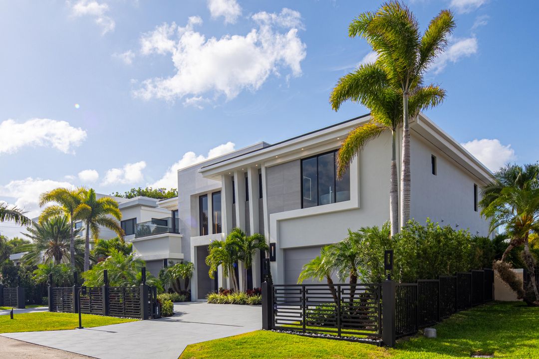 For Sale: $9,895,000 (5 beds, 5 baths, 5699 Square Feet)