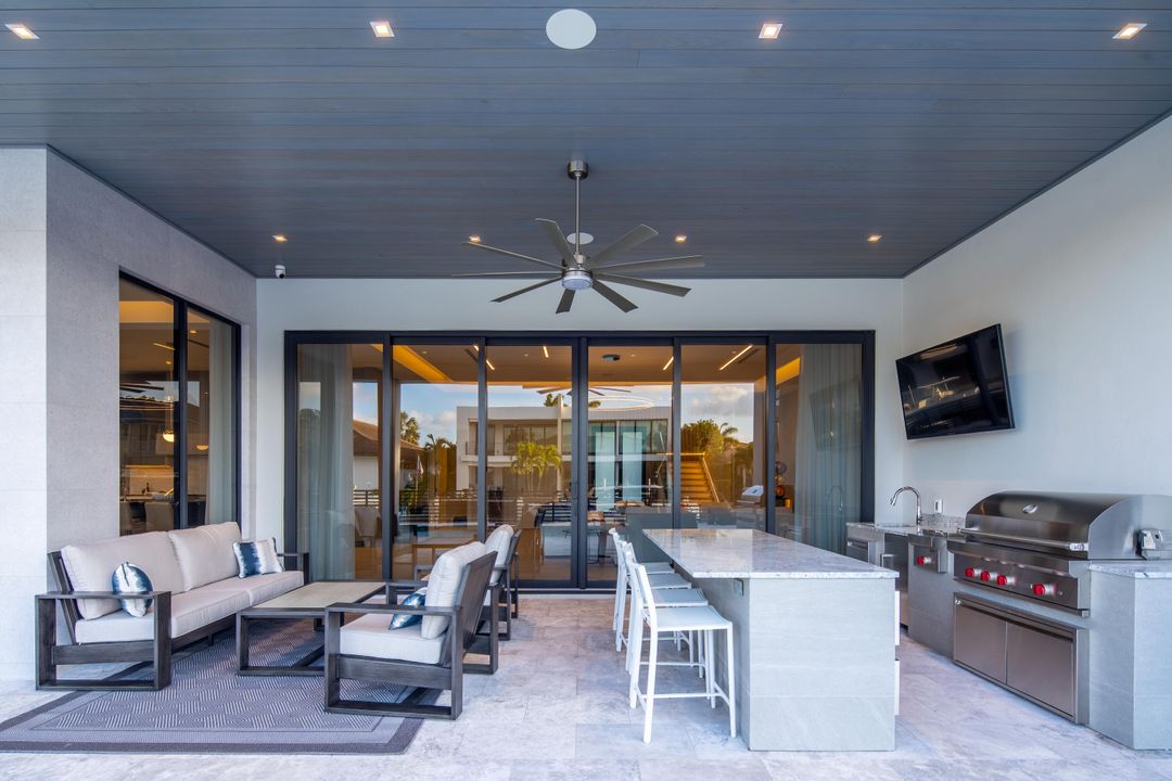 For Sale: $9,895,000 (5 beds, 5 baths, 5699 Square Feet)