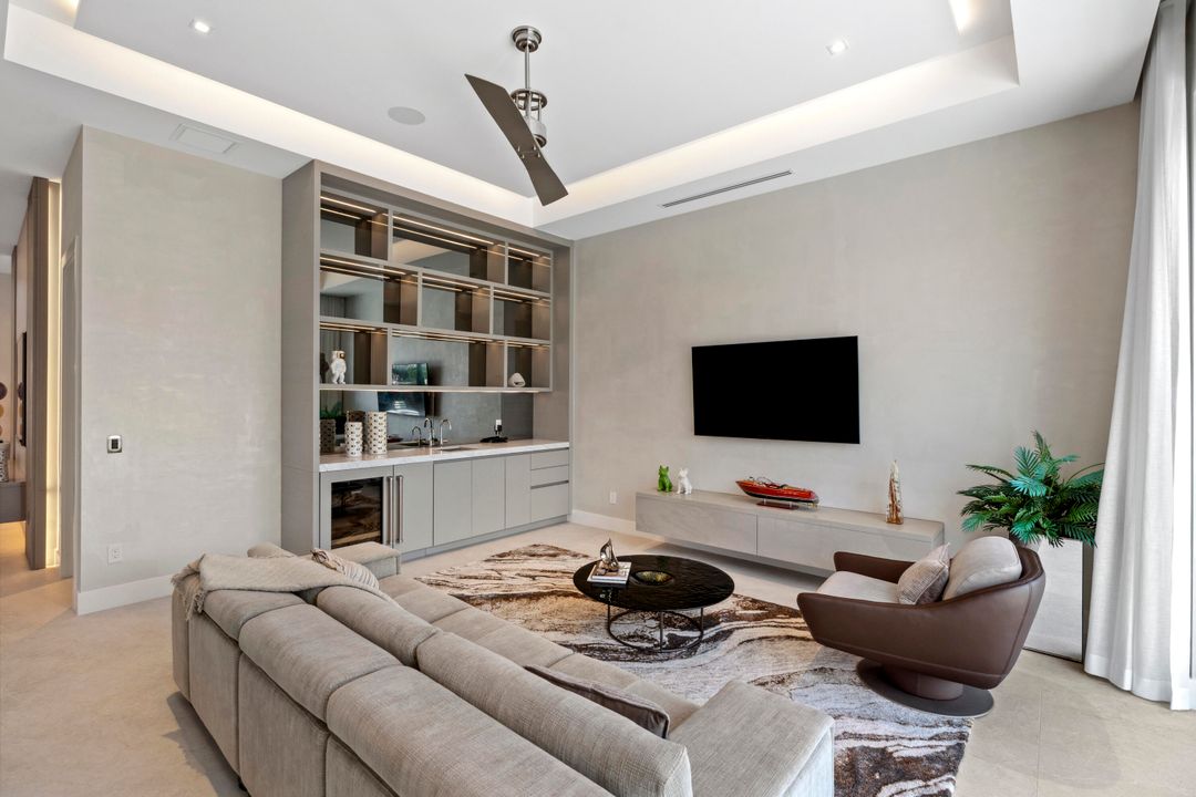 For Sale: $9,895,000 (5 beds, 5 baths, 5699 Square Feet)