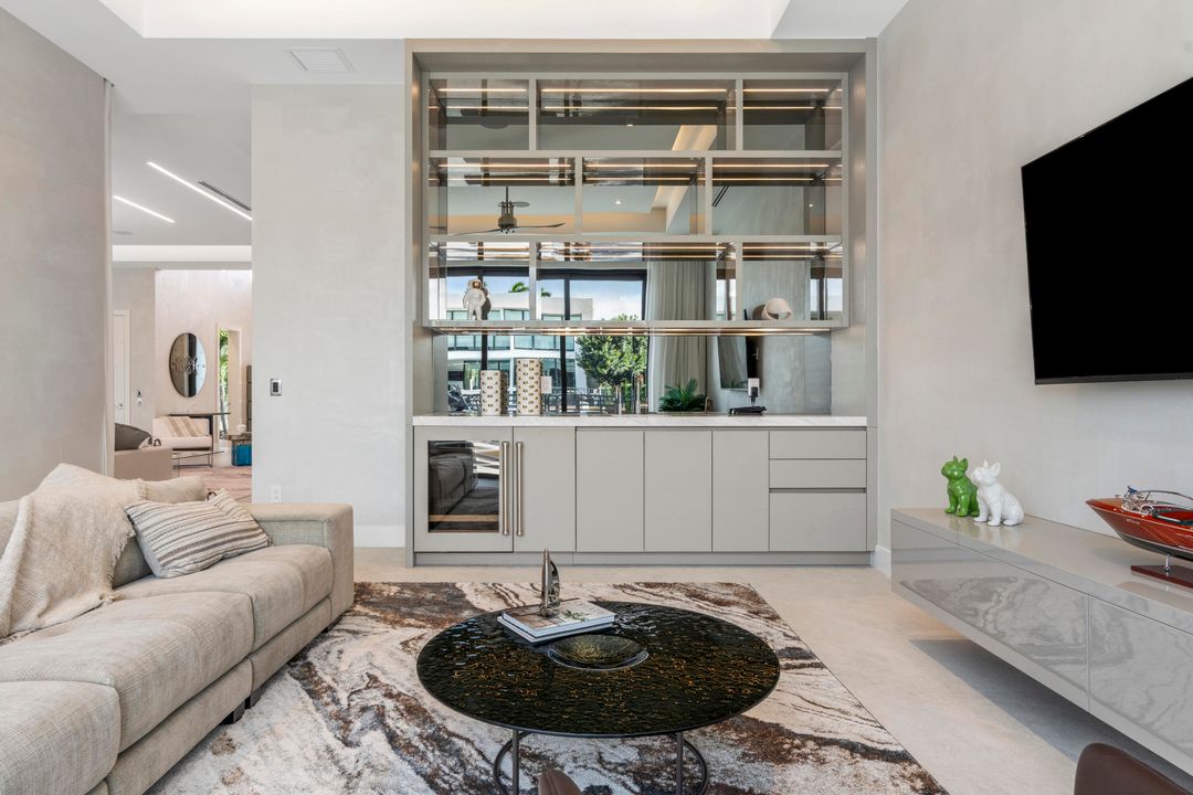 For Sale: $9,895,000 (5 beds, 5 baths, 5699 Square Feet)