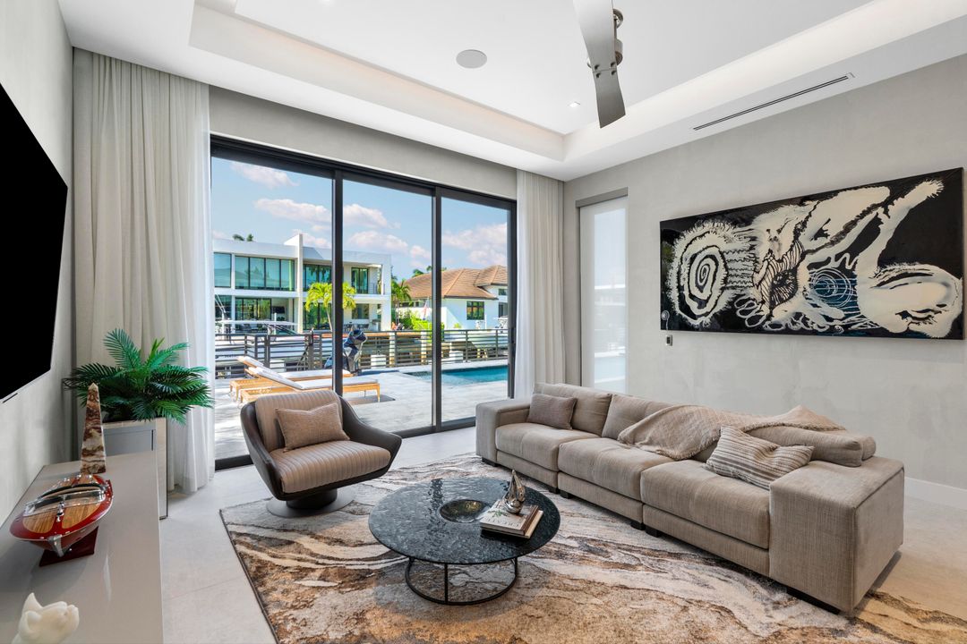 For Sale: $9,895,000 (5 beds, 5 baths, 5699 Square Feet)