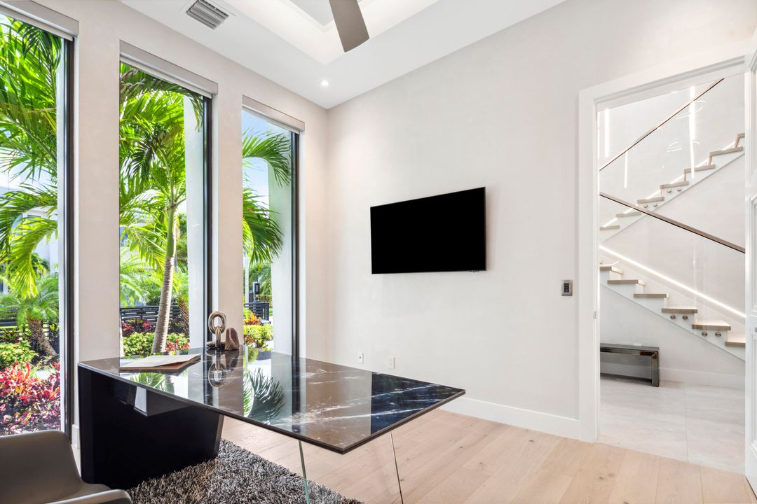 For Sale: $9,895,000 (5 beds, 5 baths, 5699 Square Feet)