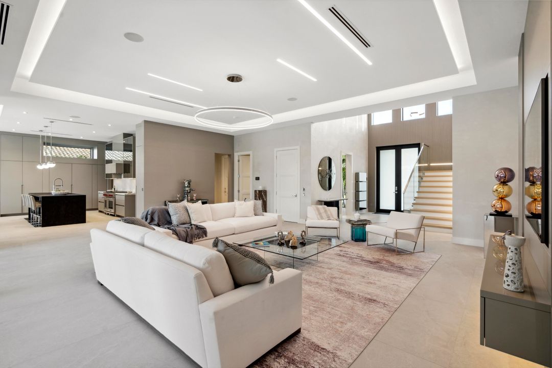 For Sale: $9,895,000 (5 beds, 5 baths, 5699 Square Feet)