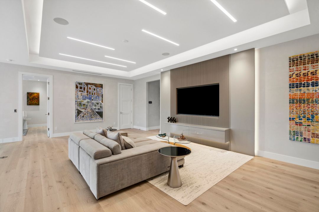 For Sale: $9,895,000 (5 beds, 5 baths, 5699 Square Feet)