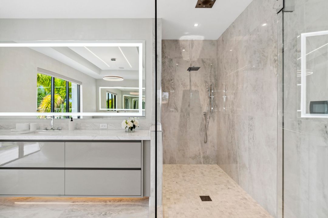 For Sale: $9,895,000 (5 beds, 5 baths, 5699 Square Feet)