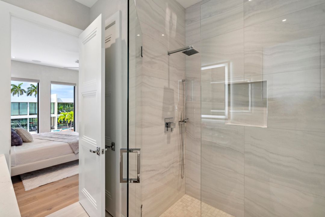 For Sale: $9,895,000 (5 beds, 5 baths, 5699 Square Feet)